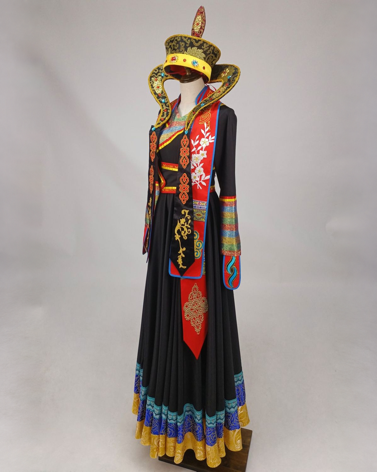 Black and Red Full-Length Folk Ensemble — reviewed display photograph
