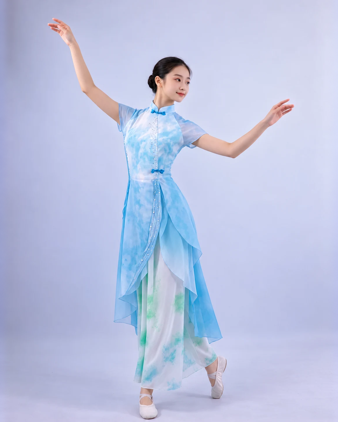 Sky Blue Layered Dance Ensemble — reviewed display photograph