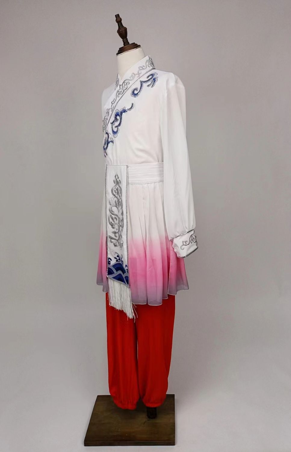 White and Pink Tunic with Red Trousers — photograph 2
