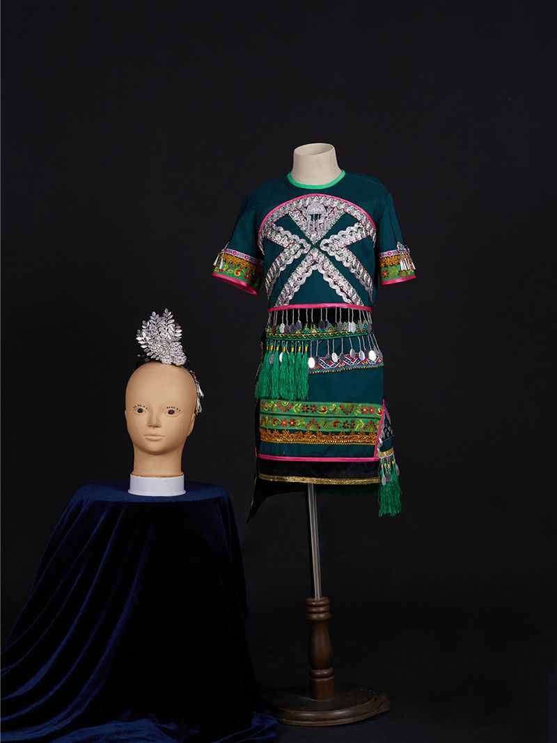 Emerald Geometric Fringe Dance Set — photograph 1
